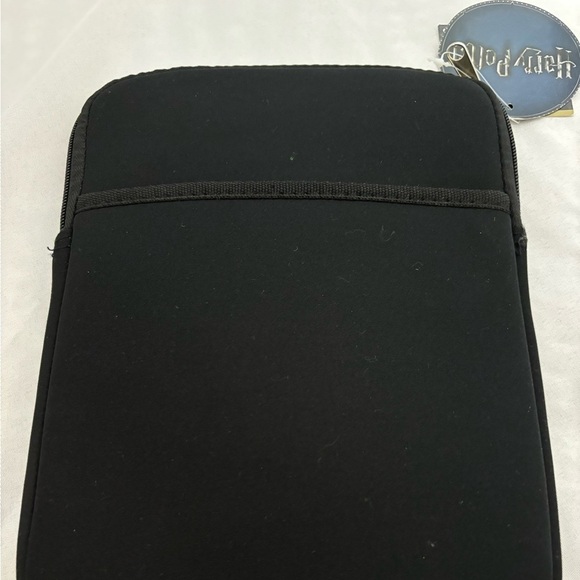 Harry Potter Tablet Case 8x11 HOGWARTS ALUMNI UNISEX - Picture 2 of 7